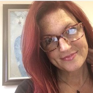 Meet your Posher, Lura